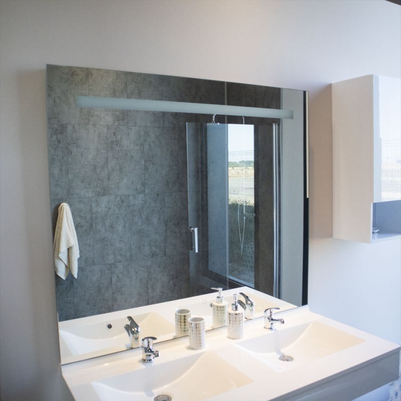 Miroir salle de bain LED 120 cm x 105 cm - interrupteur sensitif