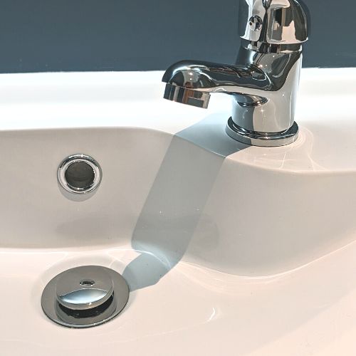 Vasque de salle de bain en résine ou en céramique : quel matériau  privilégier ? - Creazur Pro